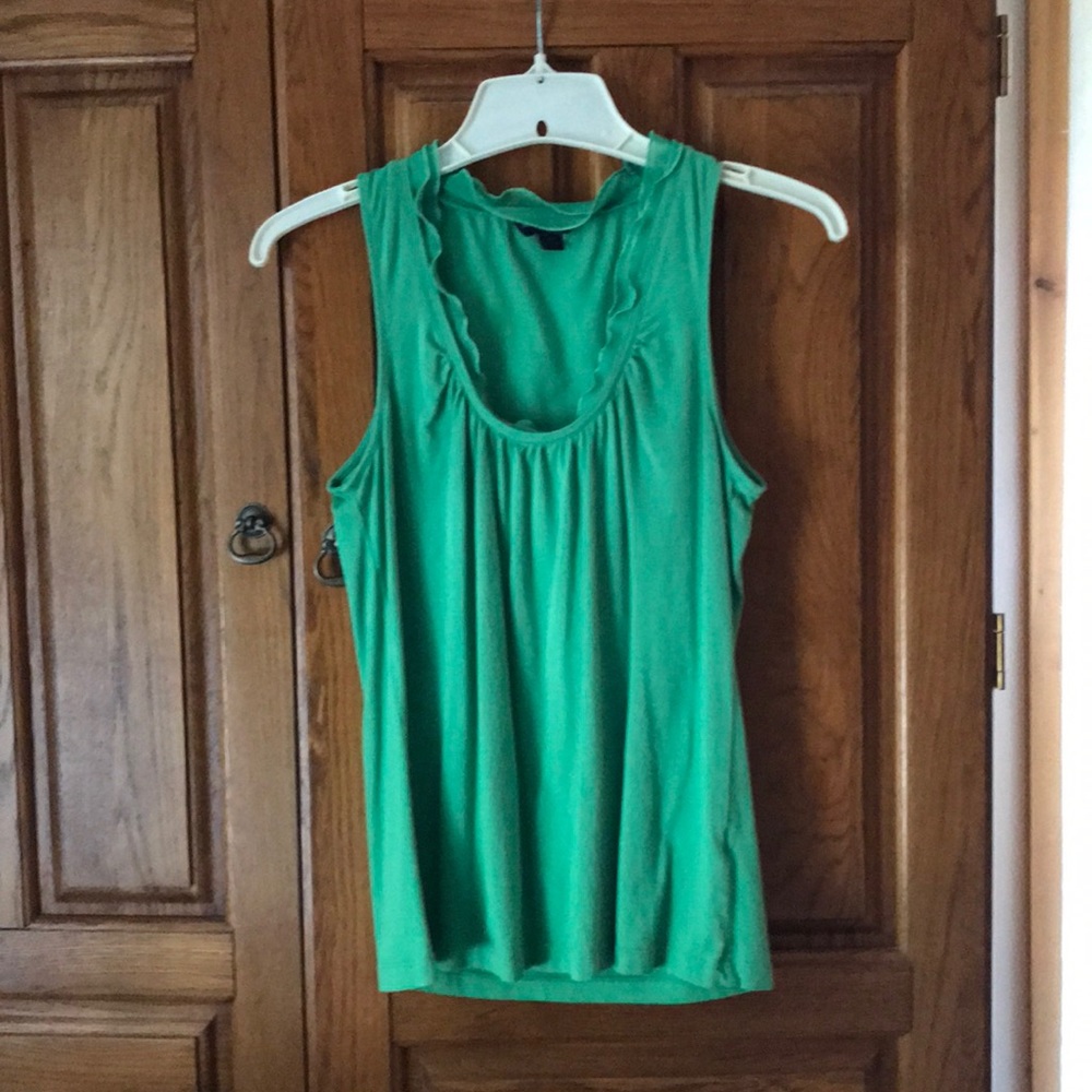 Ruffled tank top.